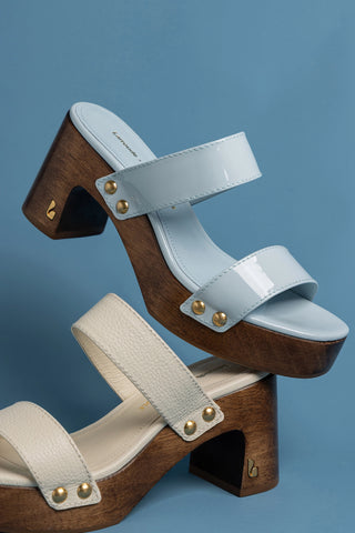Larroudé x Kenneth Cole: Sandal Maya Patent Leather Sandal Larroudé x Kenneth Cole