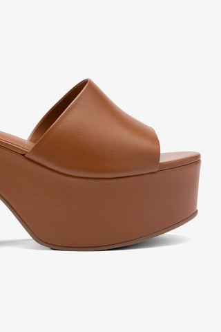 Miso Platform Sandal In Caramel Leather