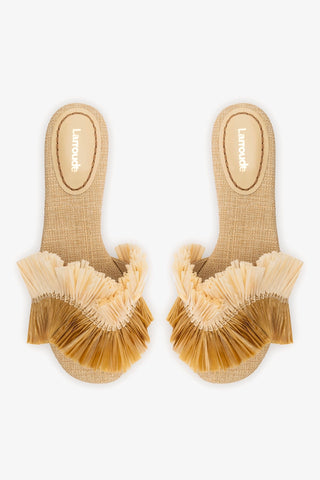 Ivy Fringe Flat In Beige Raffia