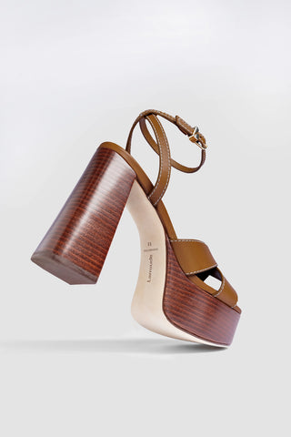 Dolly X Wood Sandal Caramel Leather Sandal Larroudé