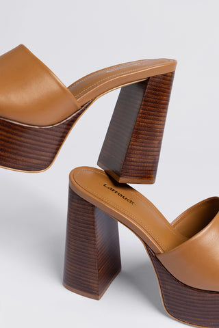 Dolly Mule Caramel Leather Mule Larroudé