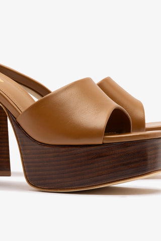 Dolly Mule Caramel Leather Mule Larroudé