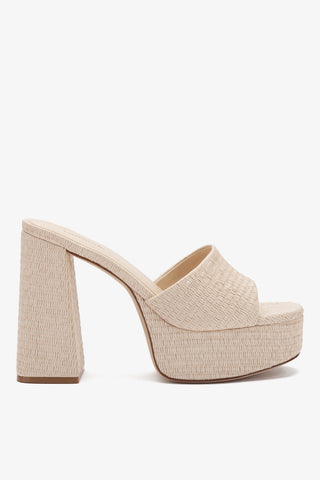 Dolly Mule In Natural Raffia
