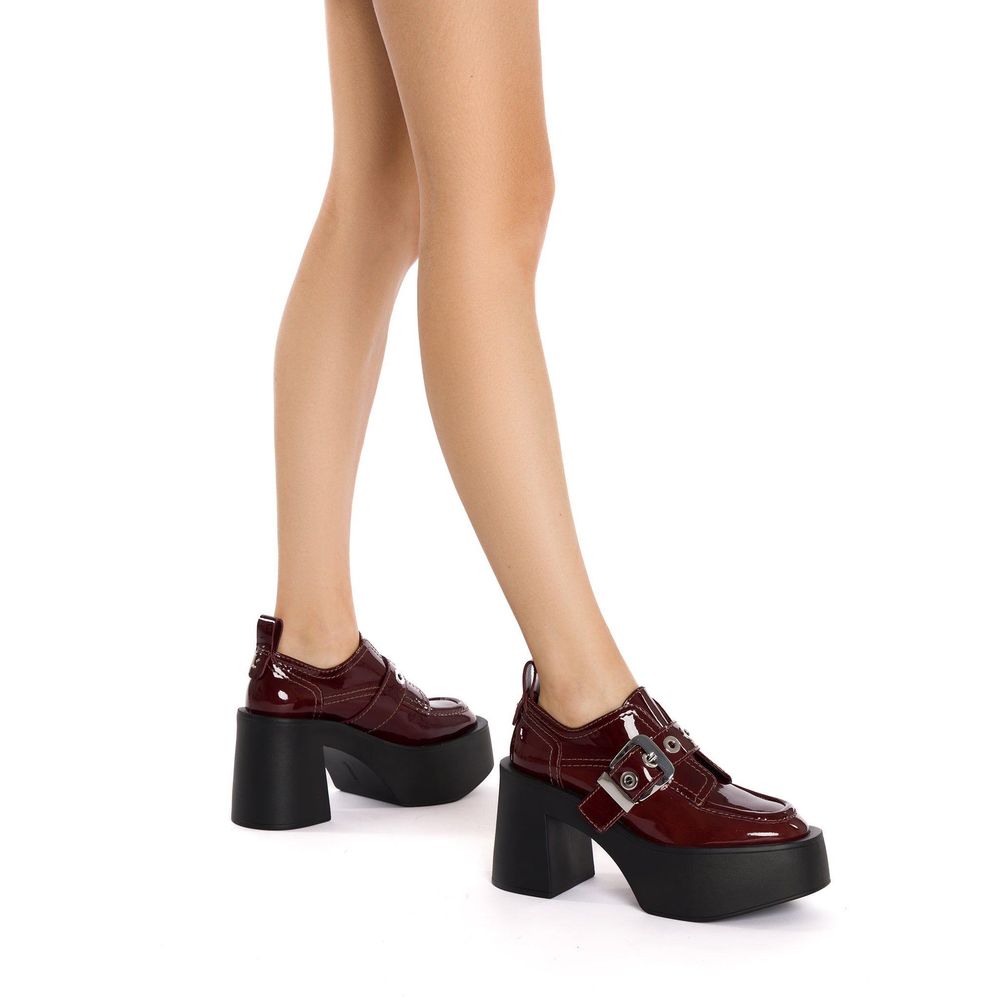 Stewart Platform Oxford In Carmin Patent Leather