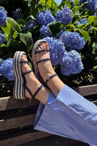 Gio Flatform Navy Suede Flatform Larroudé