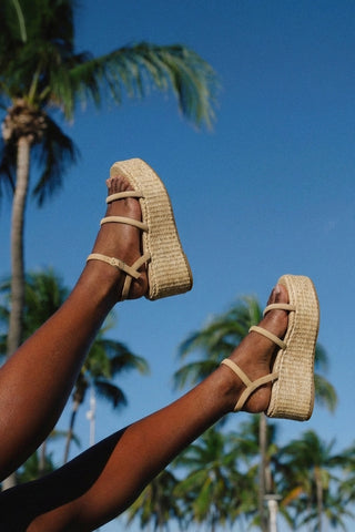 Gio Flatform Peanut Suede Flatform Larroudé