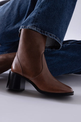 Mini Ricky Boot Burnt Umber Leather Boot Larroudé