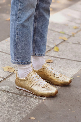 Stella Sneaker In Gold Metallic Leather Sneaker Larroudé