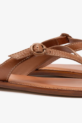 Mary Kate Flat Sandal In Caramel Leather