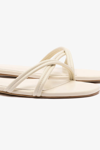 Annie Flat In Ivory Leather