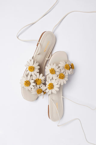 Fiore Flat Sandal Ivory Leather Sandal Larroudé