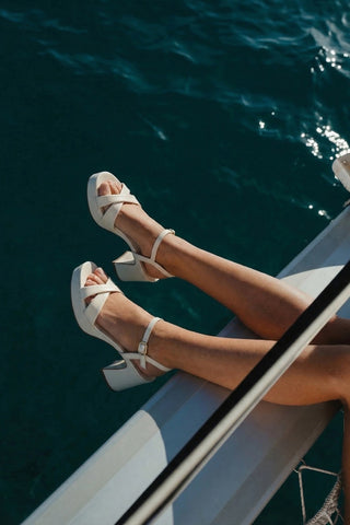 Bianca Low Sandal In Ivory Leather Sandal Larroudé