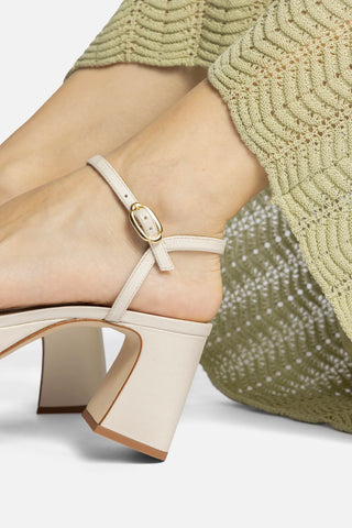 Bianca Low Sandal In Ivory Leather