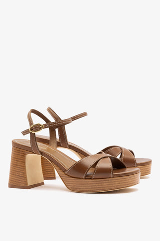 Bianca Low Sandal Caramel Leather Sandal Larroudé