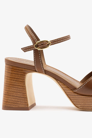 Bianca Low Sandal Caramel Leather Sandal Larroudé