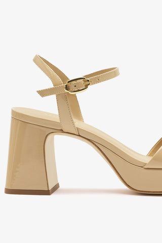 Bianca Low Sandal Sand Patent Leather Sandal Larroudé