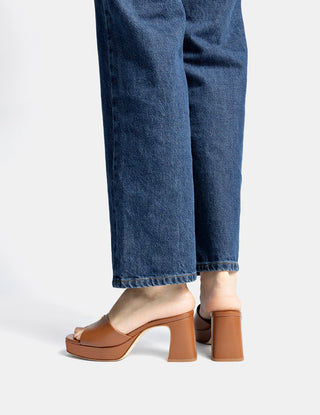 Dolly Low Mule In Caramel Leather