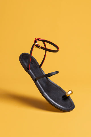 Biarritz Flat Sandal In Black Leather