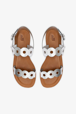 Florence Flat Sandal In Silver Metallic Leather