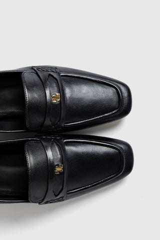 Suki Flat Loafer In Black Leather