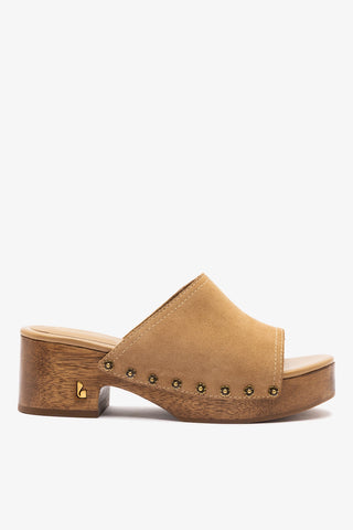 Willow Mule Peanut Suede Sandal Larroudé