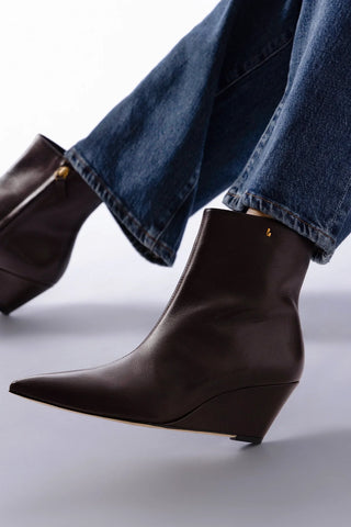 Loulou Boot Brown Leather Boot Larroudé