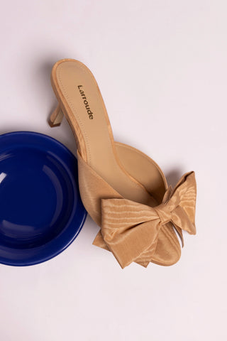 Elle Peep Toe Mule Macaroon Silk Mule Larroudé