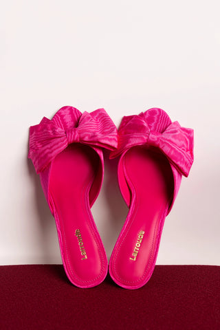 Elle Peep Toe Mule Magenta Silk Mule Larroudé