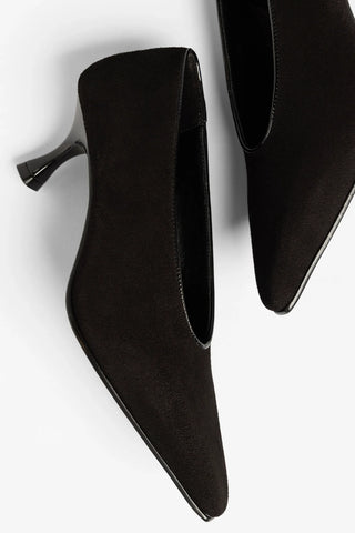 Cambon Pump Black Suede Pump Larroudé