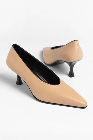 Cambon Pump Sand Leather Pump Larroudé