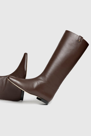 Alexis Flat Boot In Brown Leather