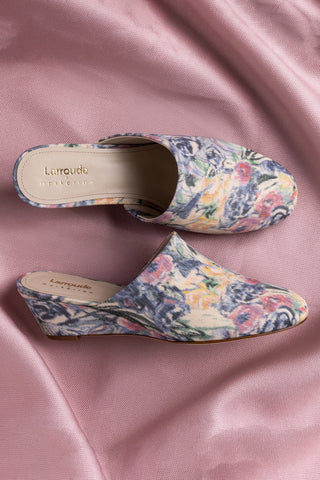Larroudé x Markarian Venice Wedge In Ash Blue Floral Demetra