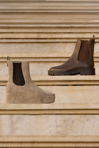 Dani Chelsea Flatform Boot In Rhino Suede